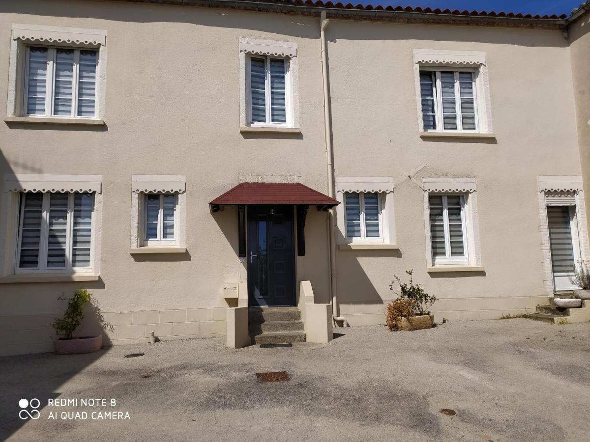 Chambre Meublee A Louer Pouzauges Exterior photo