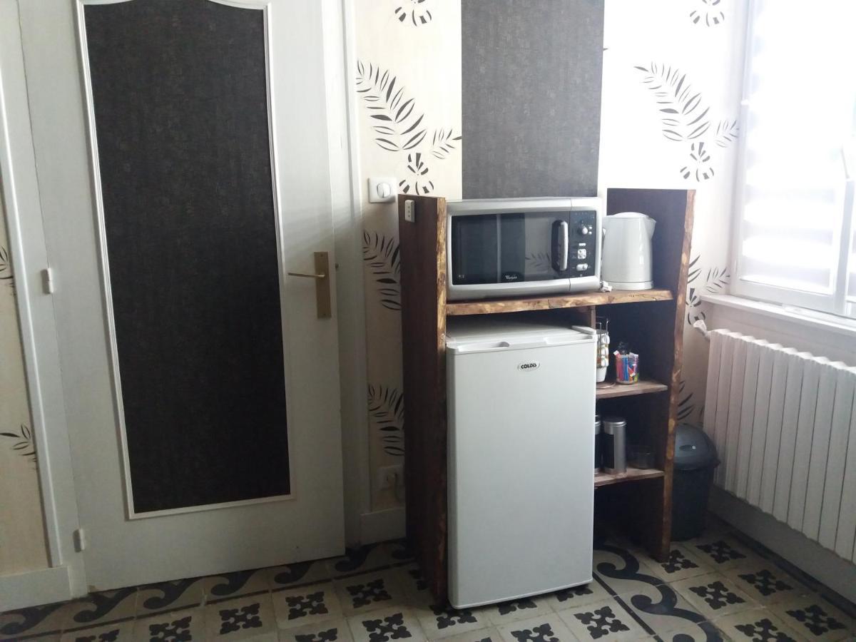 Chambre Meublee A Louer Pouzauges Exterior photo